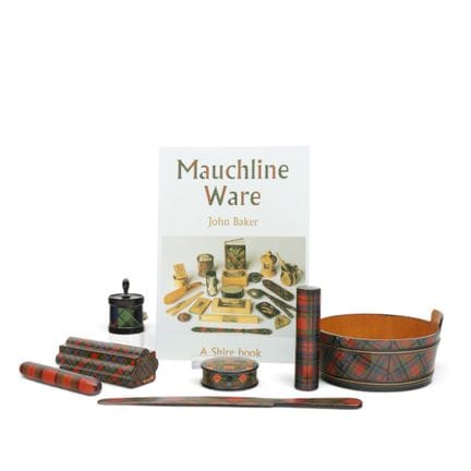 Tartanware, sette articoli vari per il cucito, tra