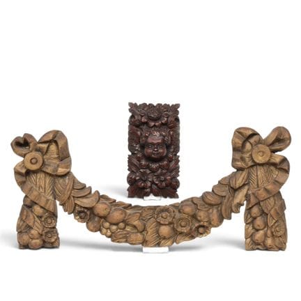 Ornamento da parete in legno intagliato, stile Lui