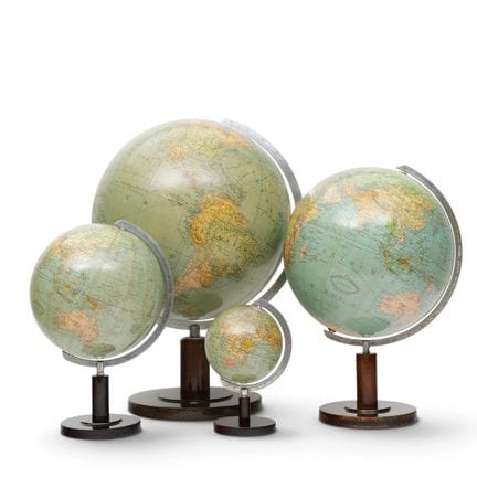 Four globes in various sizes, Columbus Verlag, lat