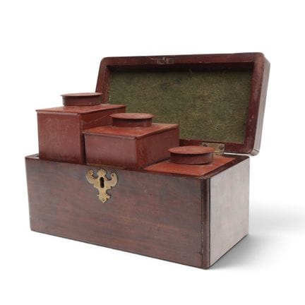 Mahogany tea chest, 18th century; with brass handl