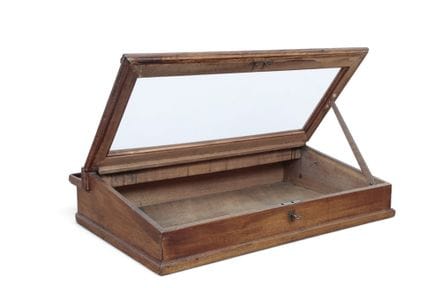 Vetrina da tavolo in legno di quercia, XIX secolo.