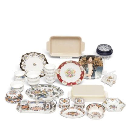Various porcelain and earthenware tableware, inclu