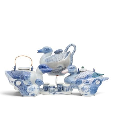 China, eine Kollektion blau-weißer Porzellan-Teeka