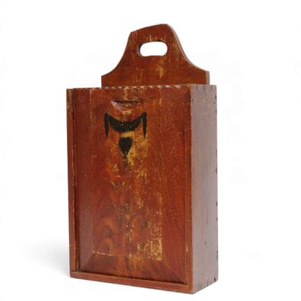 Wooden schoolbag with a sliding flap and the inscr