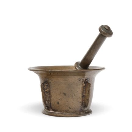 Spagna, mortaio in bronzo, XVIII secolo; decorato 