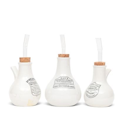 Tre inalatori in ceramica bianca, XIX secolo; l’in