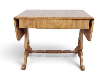 Suecia, mesa de salón de madera de abedul, siglo X