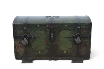 Caja de roble lacada en verde, del siglo XIX, con 