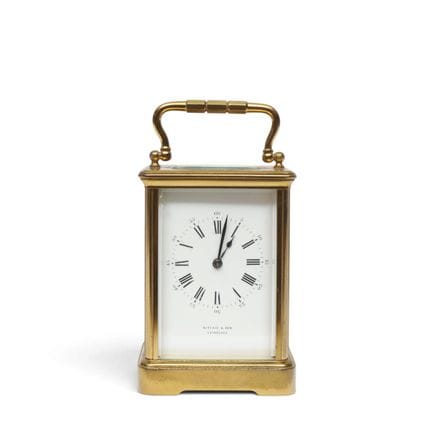 Francia, reloj de viaje de latón, hacia 1900. Meca