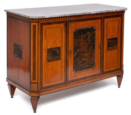 Aparador de madera satinada, estilo Luis XVI, con 