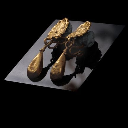 Une paire de boucles d'oreilles romaines en or, Ie