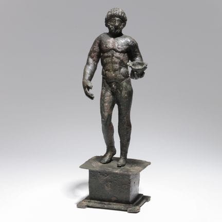 Una bella escultura romana de bronce que represent