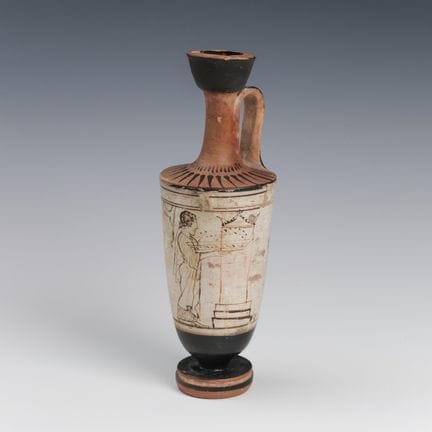 Lekythos griego ático de terracota con fondo blanc