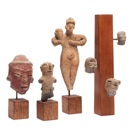 Messico, una statuetta femminile di Colima e una t