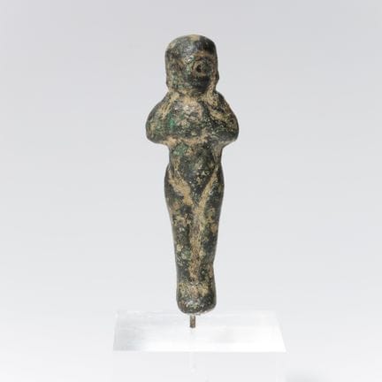 Asia Central, una figura antigua de bronce con for