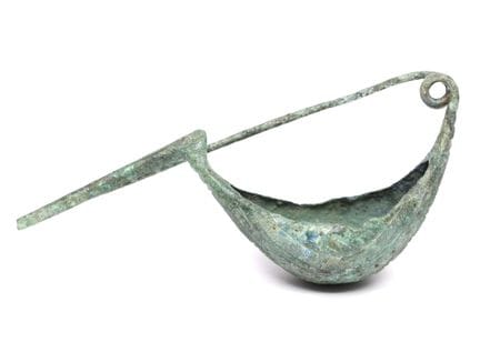 Una gran fíbula de bronce, de Villanova, aproximad