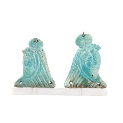 Egitto, due amuleti in faience blu raffiguranti Ra