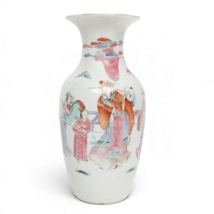China, a famille rose porcelain vase, early 20th c
