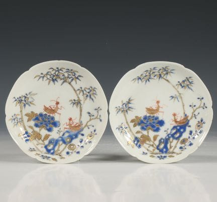 China, a pair of Imari porcelain saucers, Yongzhen