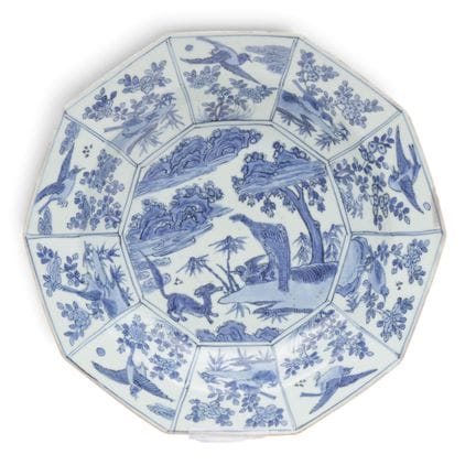 China, plato decagonal de porcelana azul y blanca,