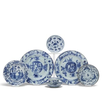 China, eine Sammlung aus blau-weißem Porzellan, 18