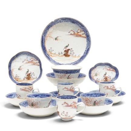 China, ein Teeservice aus „Famille-Rose“-Porzellan