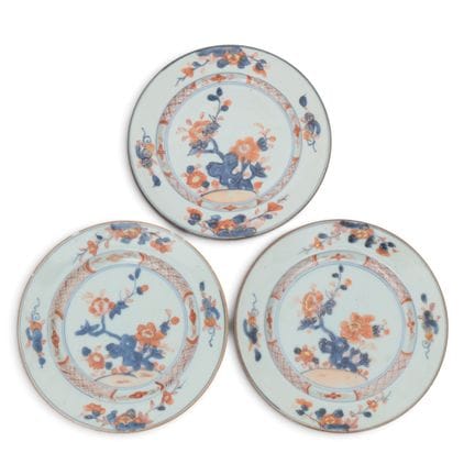 China, ein Set aus drei kleinen Imari-Porzellantel