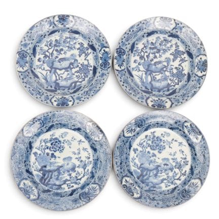 China, ein Set aus vier großen blau-weißen Porzell