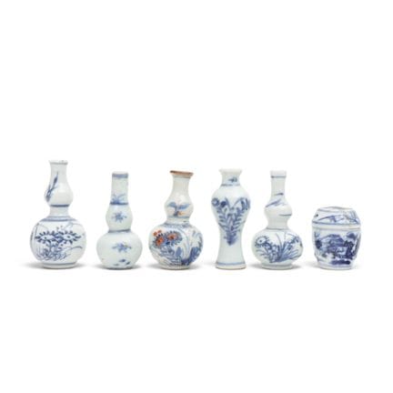China, eine Sammlung von sechs Miniaturvasen aus b
