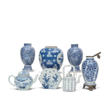 China, eine Sammlung aus blau-weißem Porzellan, 18