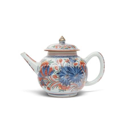 China, eine Teekanne aus Imari-Porzellan mit Decke