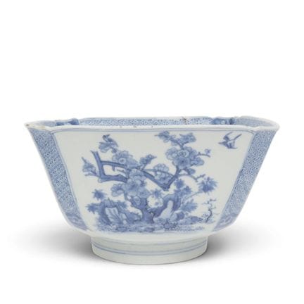 Chine, bol carré en porcelaine bleue et blanche, m