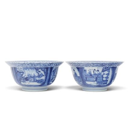 Chine, deux bols en porcelaine bleue et blanche, m