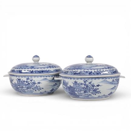 China, a pair of blue and white porcelain tureens 