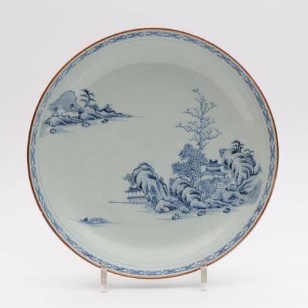 Chine, un plat en porcelaine bleu et blanc, 18ème 
