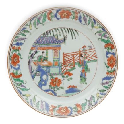Chine, assiette en porcelaine « à la famille verte