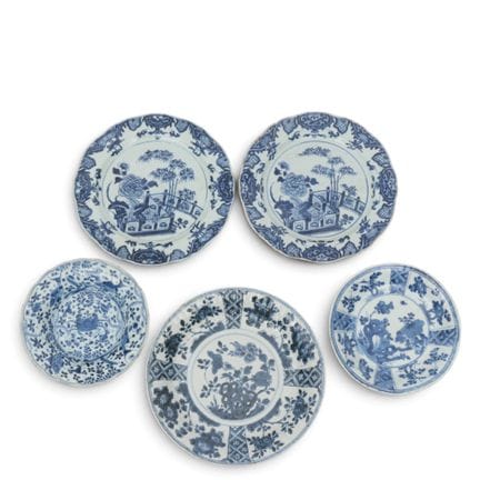 China, fünf verschiedene blau-weiße Teller, 18.–19