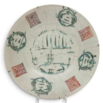 China, a polychrome-painted Swatow dish, 17th cent
