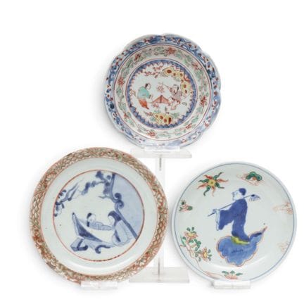 Chine, trois petits plats en porcelaine wucai, XVI
