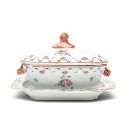 China, eine kleine Terrine aus „Famille Rose“-Porz