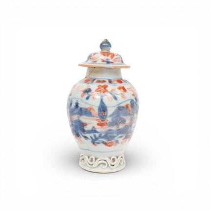 China, an Imari porcelain tea caddy and lid, 18th 
