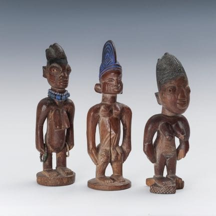 Nigeria, yoruba, tres figuras de ibeji. Altura: 24