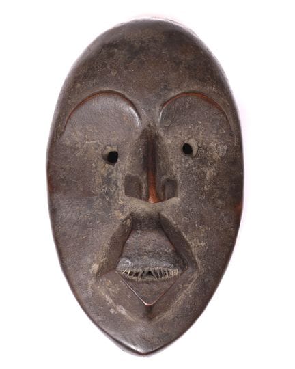 Costa de Marfil, Dan, máscara facial que presenta 