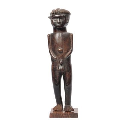 Liberia, Dan Bassa, figura masculina de pie. Altur