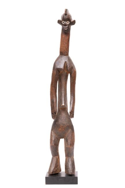Nigeria, Mumuye, figura de pie. 93,5 cm. Montada. 