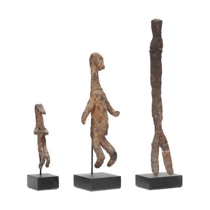Burkina Faso, Lobi, tres amuletos de hierro: dos c