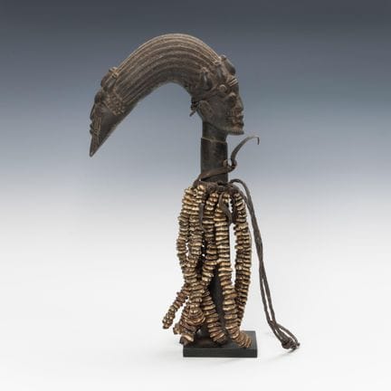 Nigeria, yoruba, bastón de Eshu, con hileras de co