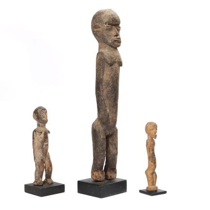 Burkina Faso, tres figuras Lobi. Altura: 9,5 - 25 