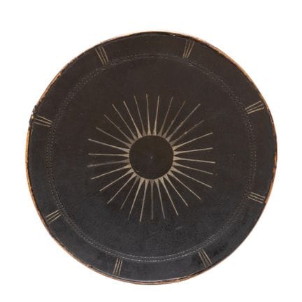Vietnam, Moi, un escudo circular con borde de ratá