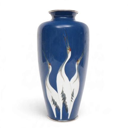 Japon, vase en cloisonné, XXe siècle, orné de troi